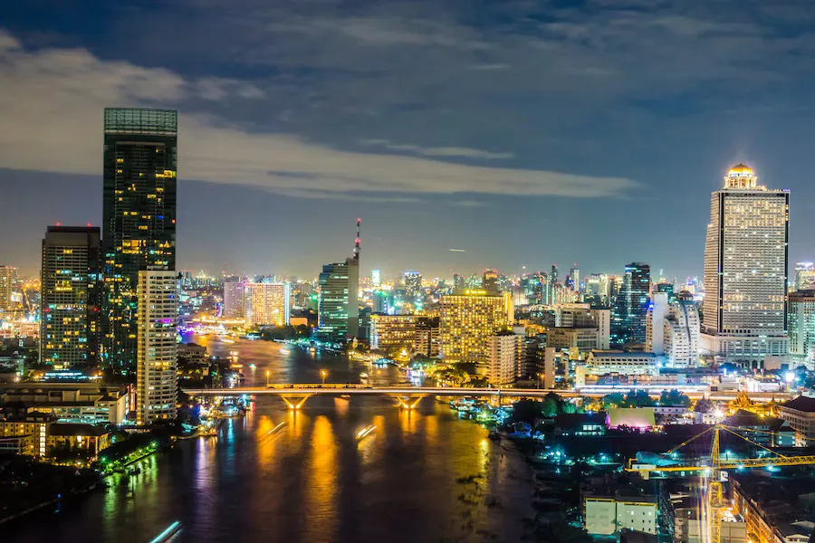 The modern and vibrant beauty of Saigon city at night - Image source: Freepik